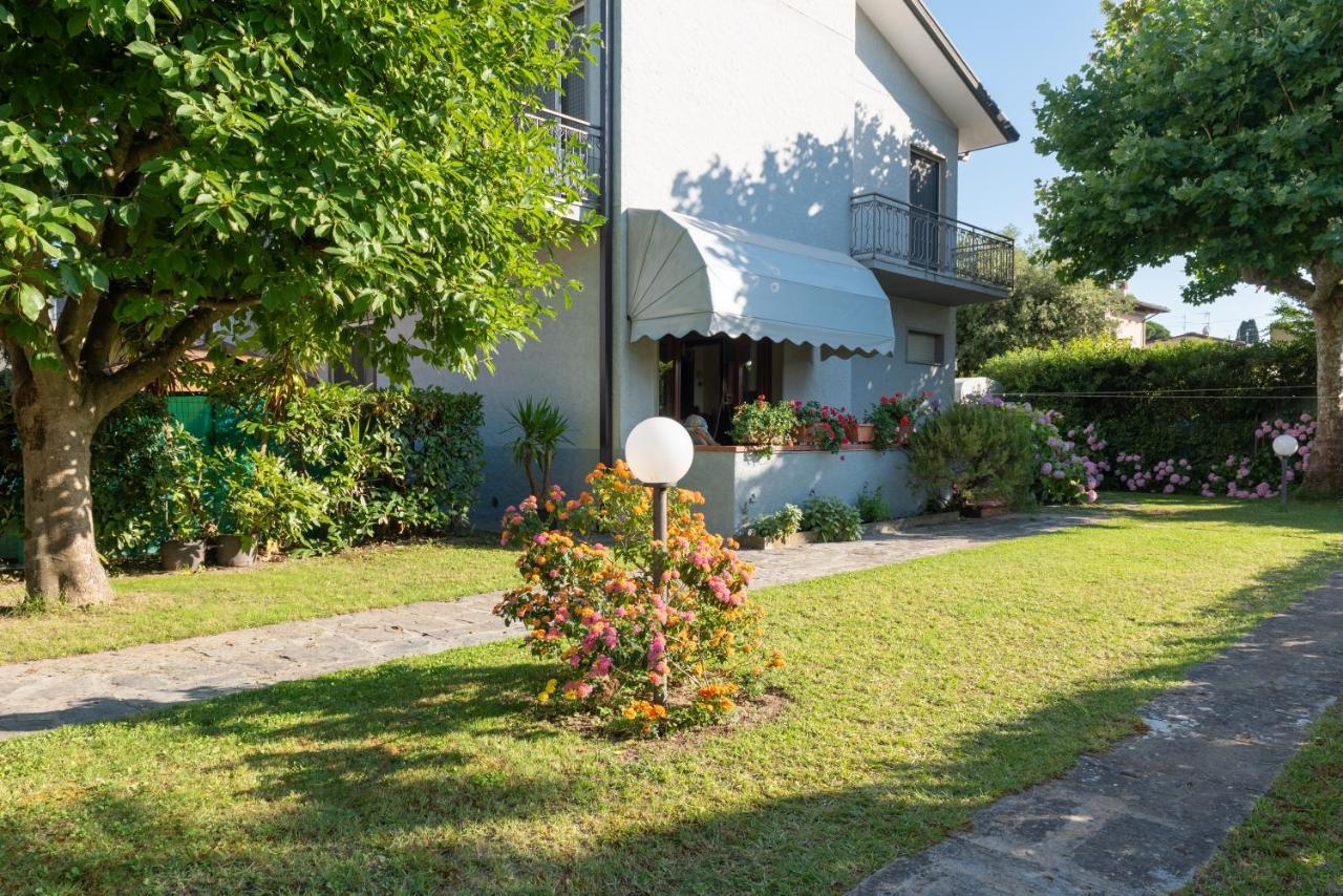 Apartment Holiday Versilia كامايوري المظهر الخارجي الصورة