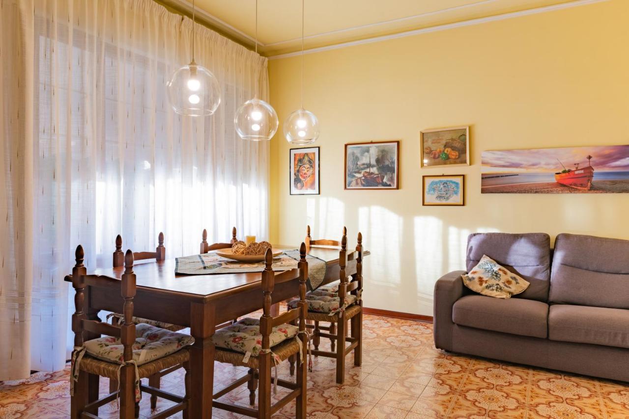 Apartment Holiday Versilia كامايوري المظهر الخارجي الصورة