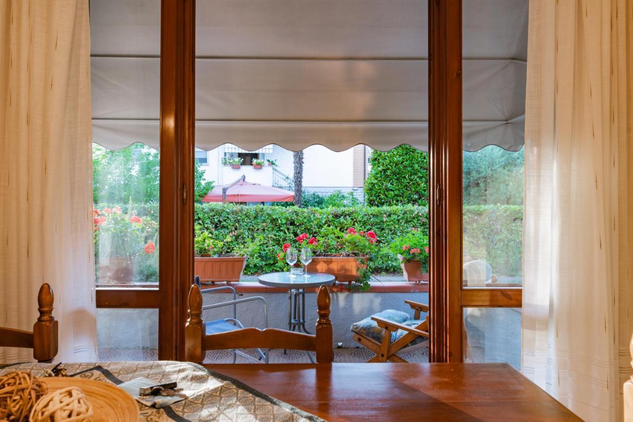 Apartment Holiday Versilia كامايوري المظهر الخارجي الصورة
